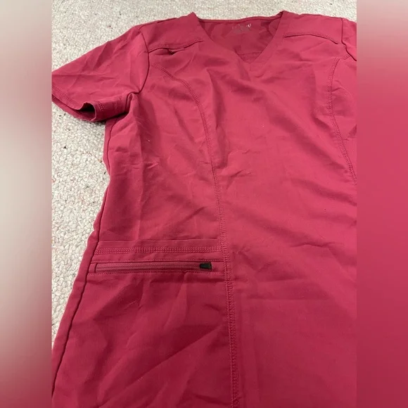 Jaanuu scrub top - Picture 2 of 7